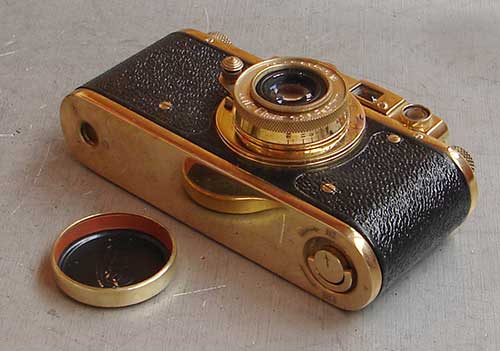 Leica II D Bildberichter copy Gold in leather case (FED