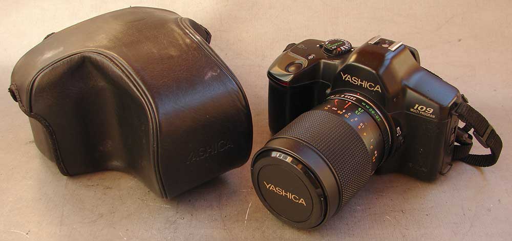 Yashica 109 35mm SLR camera with MC Zoom 28-80mm 1:3.9-4.9 lens